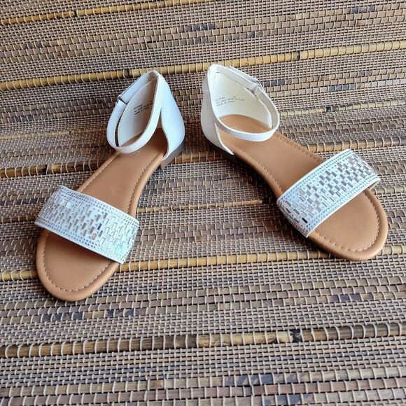 Girls Annie Crystal Studded Ankle Strap Sandals Size 3 - Picture 2 of 12